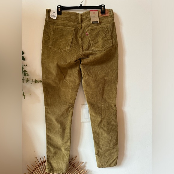 Women Levi’s 33x30 721 high-rise skinny corduroy jeans, dark mustard color, NWT - Picture 7 of 10